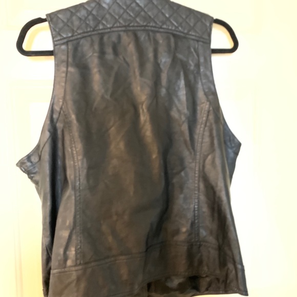XL Faux Leather Vest, great quality & condition - Picture 4 of 4